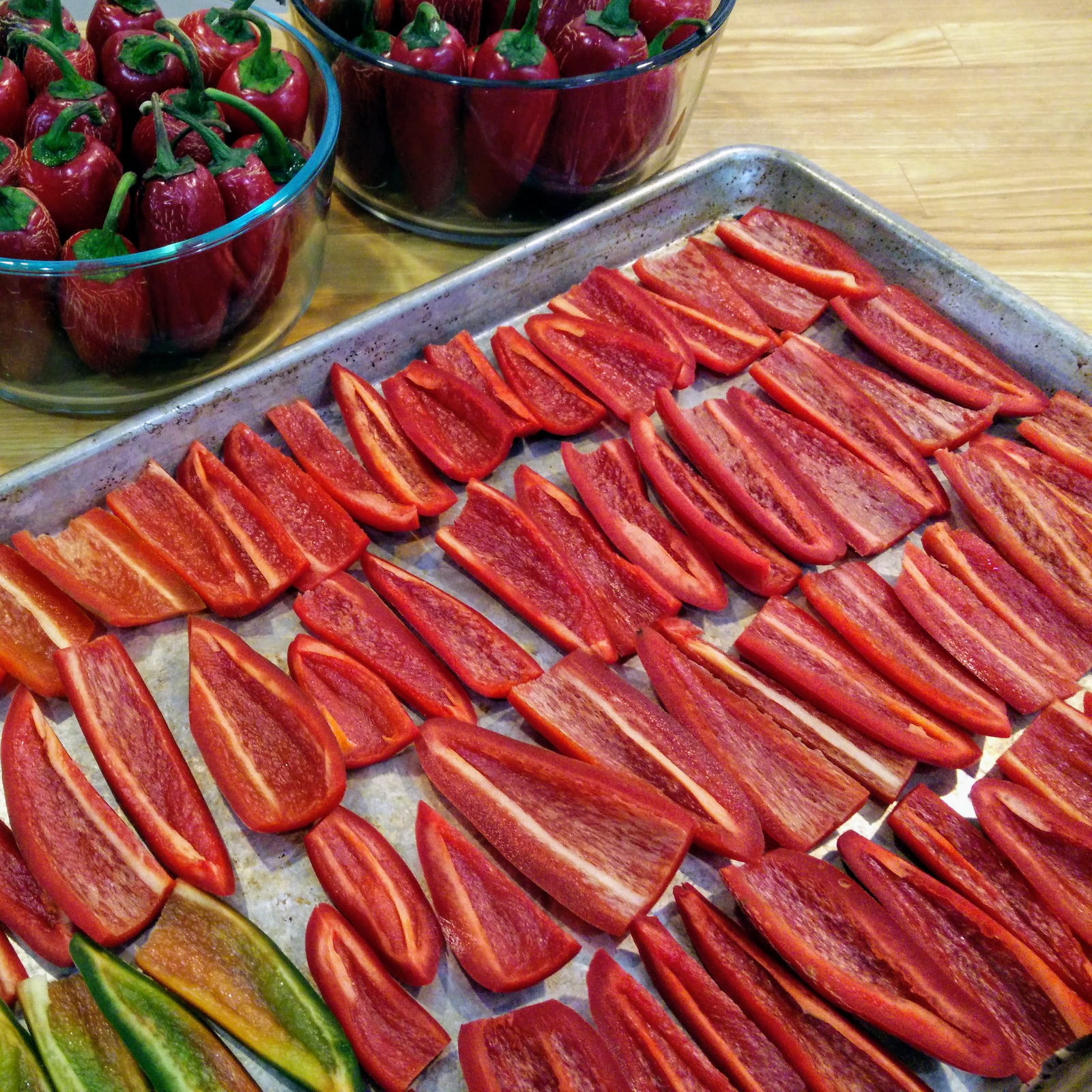 Preparing red jalapeño peppers